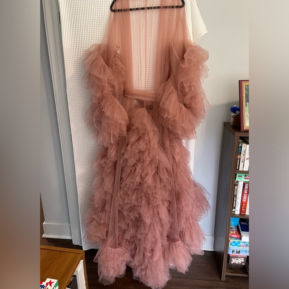NWOT Mauve long sleeve tulle ruffle maternity gown. - Picture 2 of 3
